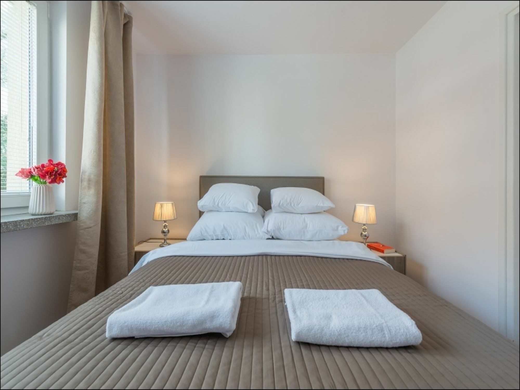 P&O Serviced Apartments Pulawska Varsovia Exterior foto